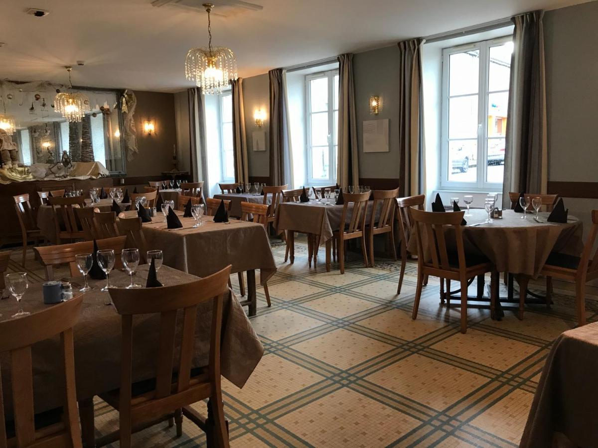 Logis Hotel Saint-Joseph Sancoins Экстерьер фото