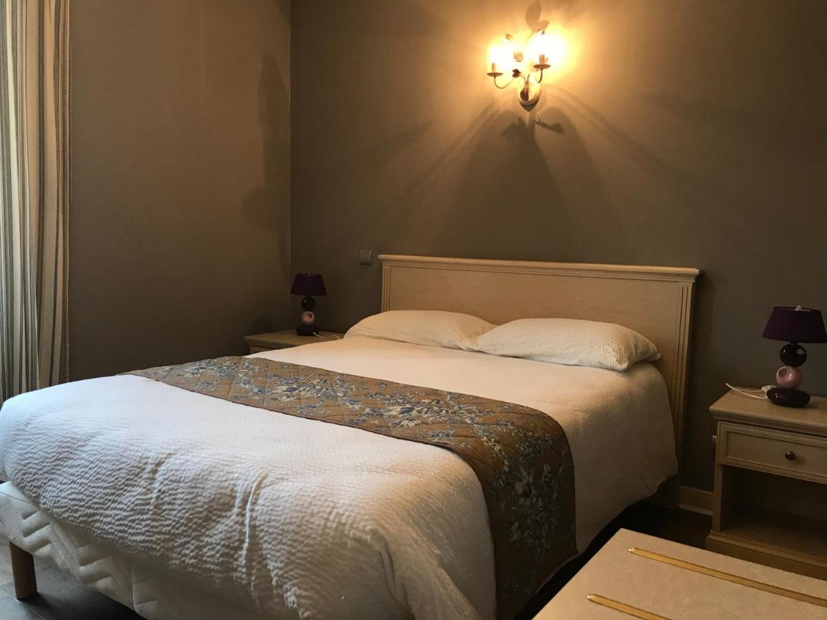 Logis Hotel Saint-Joseph Sancoins Экстерьер фото